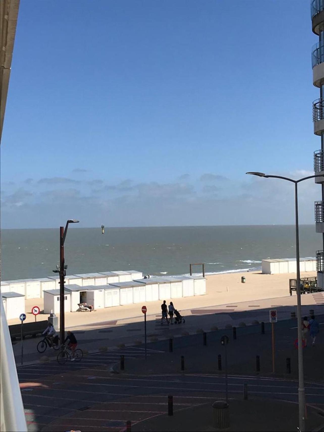 Urbanstay Suites - Beachfront Apartment In Knokke Экстерьер фото